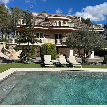 Carrasca 8 Paddle & Pool * Alcoy