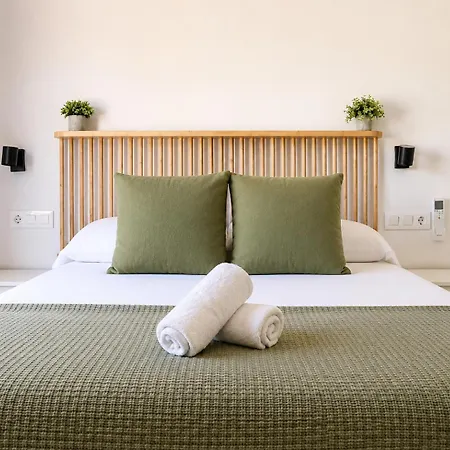 Carrasca 8 Paddle & Pool Villa *